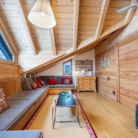 Attic Dolasilla