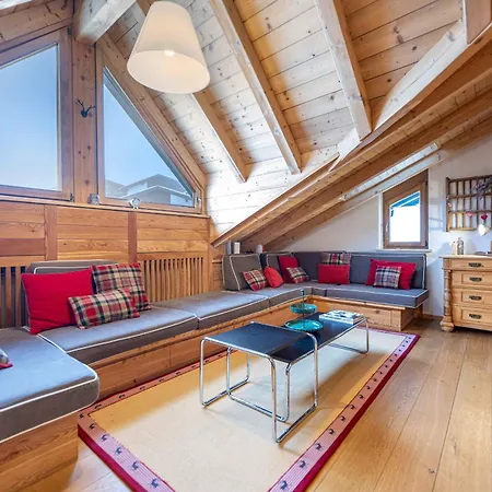 Attic Dolasilla Apartment Selva di Val Gardena
