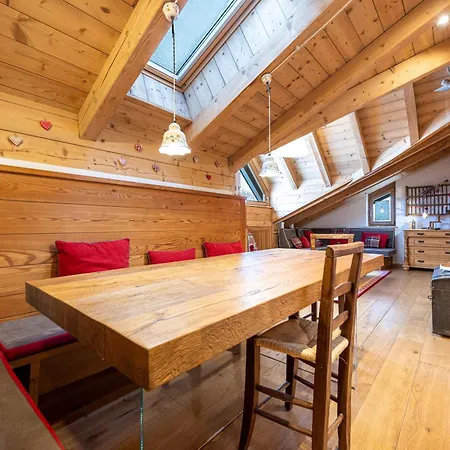 Attic Dolasilla *