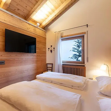 Attic Dolasilla Apartment Selva di Val Gardena